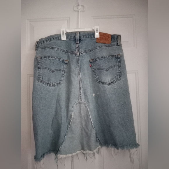 CUSTOM Levis Light Blue Denim Raw Hem Mini Skirt Womens sz 34 - Picture 8 of 8